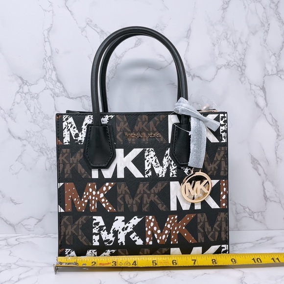 Michael Kors Mercer Medium Messenger - Picture 2 of 11